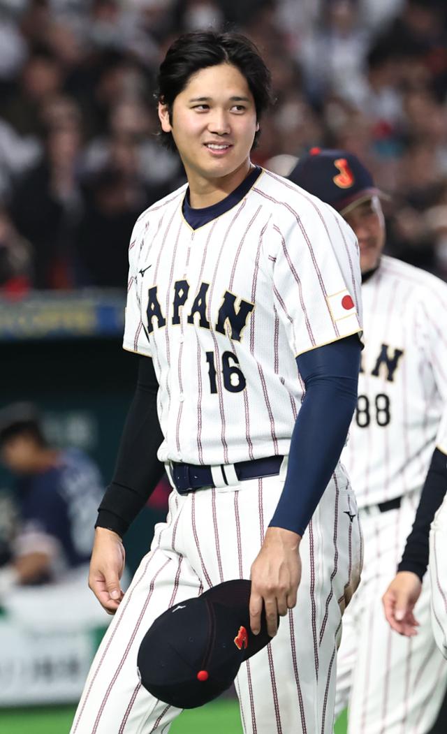 ▲오타니 쇼헤이가 7일 일본 도쿄돔에서 열린 2026 WBC 조별리그 C조 2차전 한국과의 경기에서 승리 후 기뻐하고 있다. (연합뉴스)