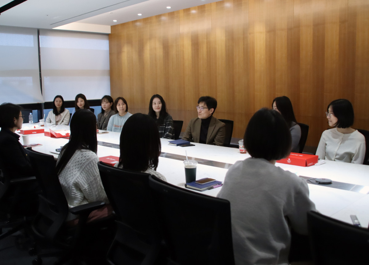 ▲마스턴투자운용이 세계 여성의 날을 맞아 진행한 ‘사내 여성 인력 교류 활동’ 현장. (마스턴투자운용)