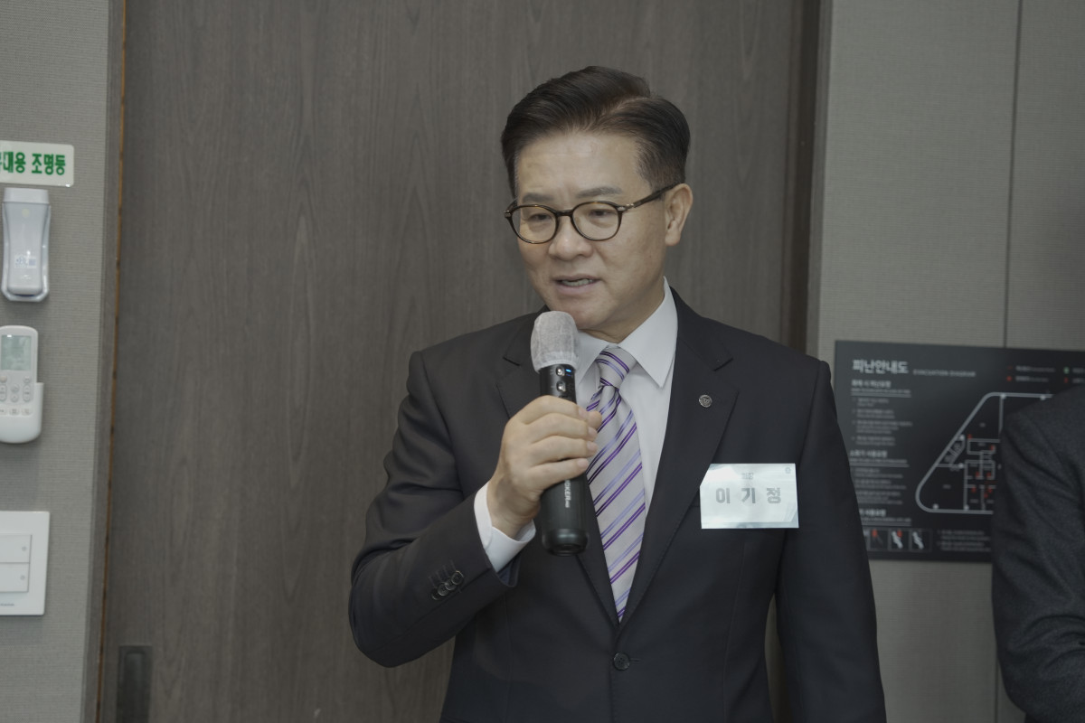 ▲이기정 대교협 회장이 9일 세종 모처 식당에서 열린 교육부 출입기자단과의 간담회에서 발언하고 있다. (한국대학교육협의회)
