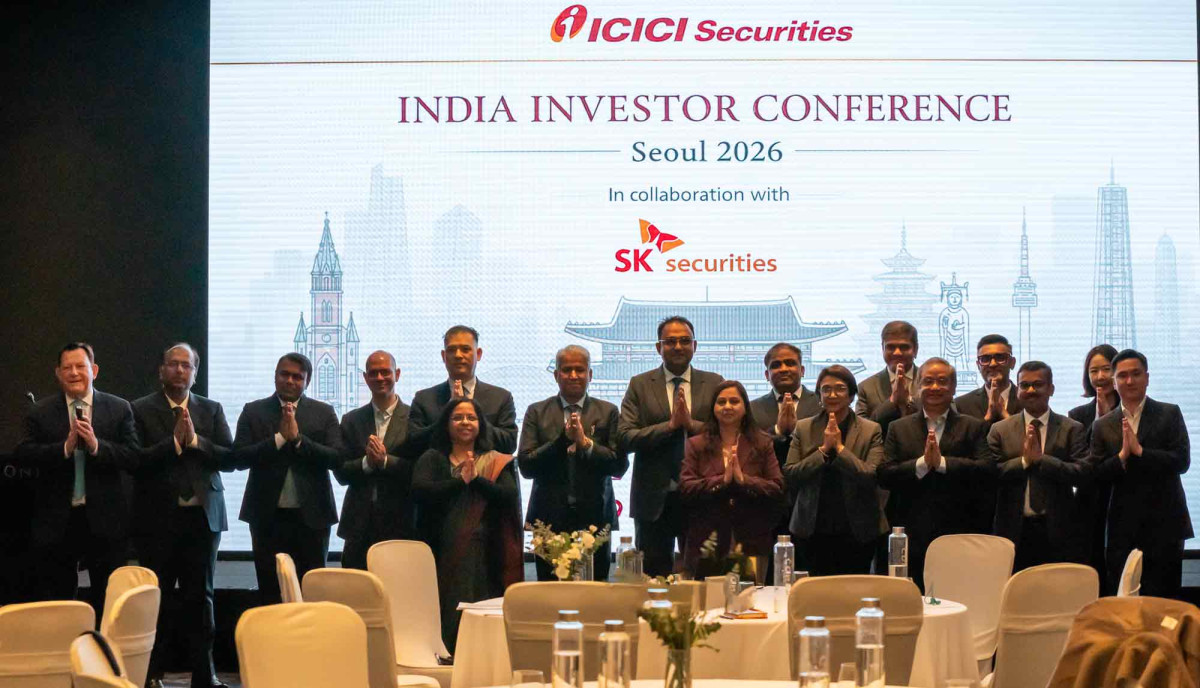 ▲한정호 SK증권 글로벌사업부 대표(왼쪽에서 다섯번째)가 'ICICI Group 컨퍼런스 Investor Session' 개최 기념사진을 찍고 있다. (사진=SK증권)