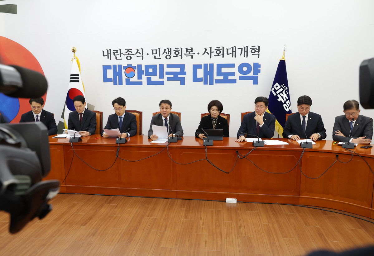 ▲더불어민주당 한병도 원내대표가 10일 국회에서 열린 원내대책회의에서 발언하고 있다. (연합뉴스)