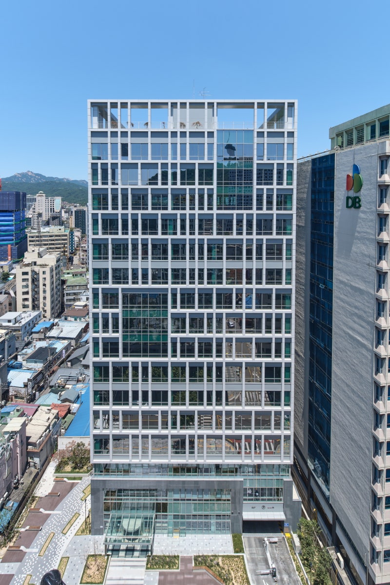 ▲서울 중구에 위치한 타워 107(Tower107) 오피스 빌딩 전경 (알스퀘어)