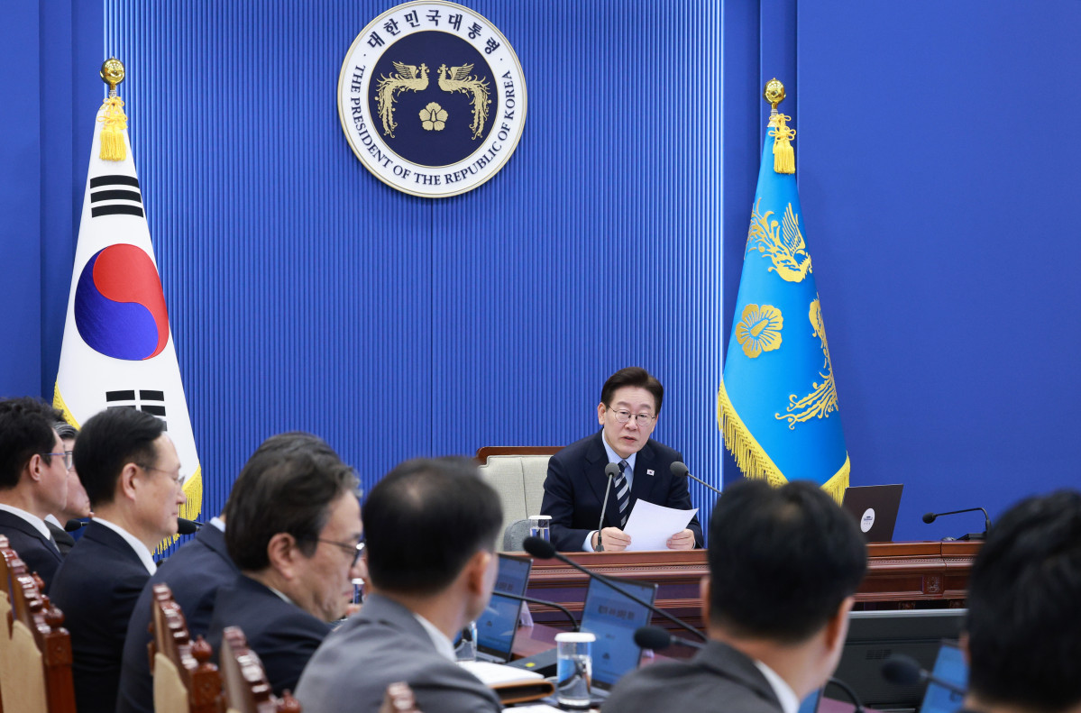 ▲이재명 대통령이 12일 청와대에서 열린 수석보좌관회의에서 발언하고 있다. 사진=연합뉴스