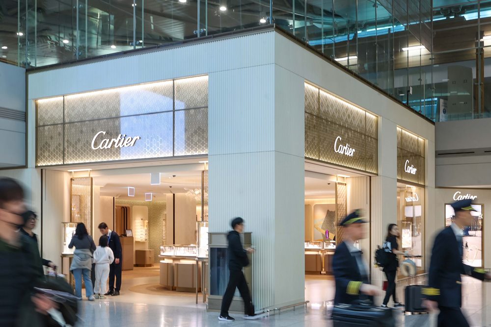 ▲신세계면세점이 인천공항 1터미널점(T1)에 위치한 까르띠에(Cartier) 부티크를 리뉴얼 오픈했다. (사진제공=신세계면세점)
