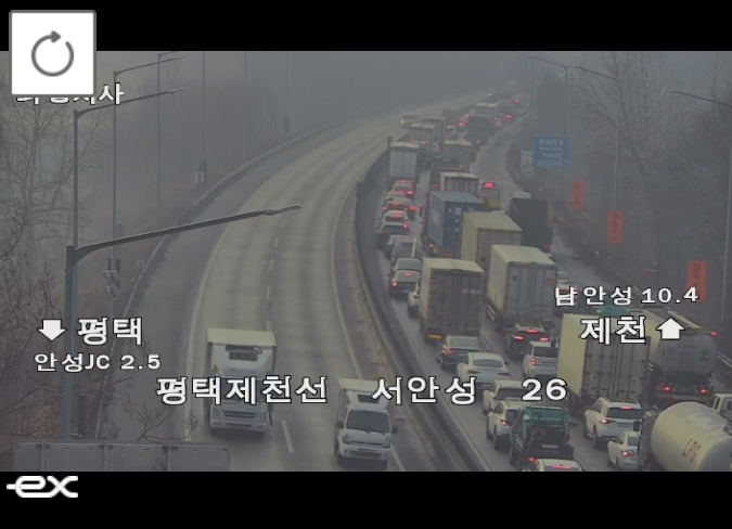▲[속보] 평택제천고속도로 반제터널 교통사고…후미 정체 (출처=로드플러스 캡처)