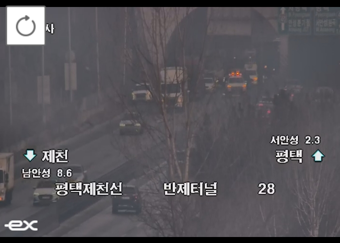 ▲[속보] 평택제천고속도로 반제터널 교통사고…후미 정체 (출처=로드플러스 캡처)