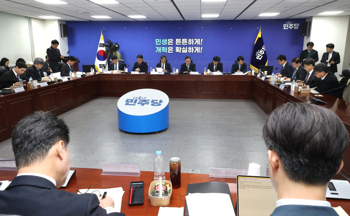 ▲16일 국회 의원회관에서 열린 더불어민주당 중동사태 경제 대응 TF 2차 회의. (사진=연합뉴스)