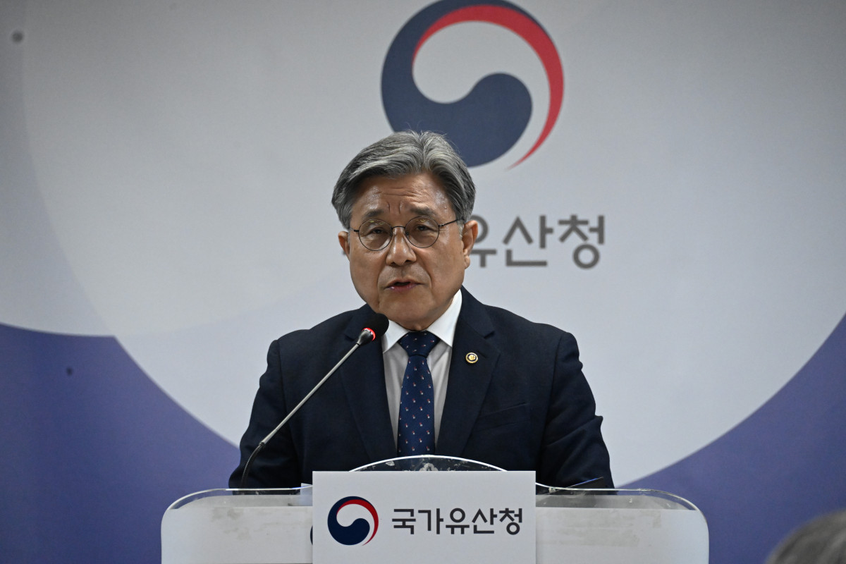 ▲16일 오후 한 시 서울 종로구에 위치한 국립고궁박물관에서 기자회견을 하는 허민 국가유산청장. (사진제공=국가유산청)