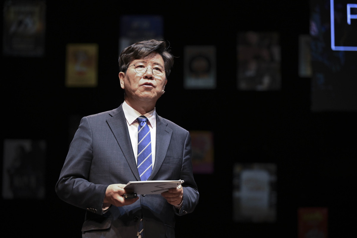 ▲김상회 경기아트센터 사장이 'G-ARTS 프리뷰 컨퍼런스'에서 경기도 공연예술 플랫폼 비전을 발표하고 있다. (경기아트센터)