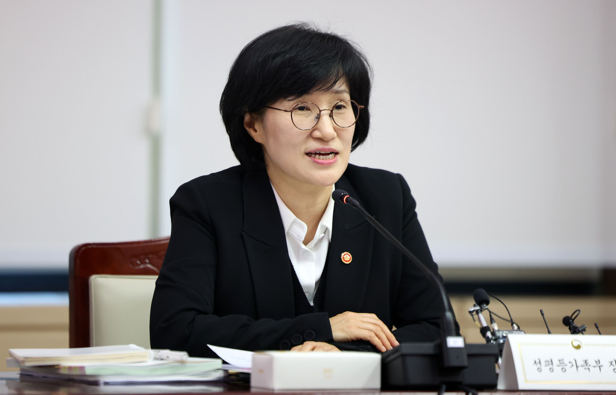 ▲원민경 성평등가족부 장관이 4일 서울 종로구 정부서울청사에서 열린 2026년 성평등·청소년·가족정책 시·도 국장회의에서 모두발언을 하고 있다. (뉴시스)