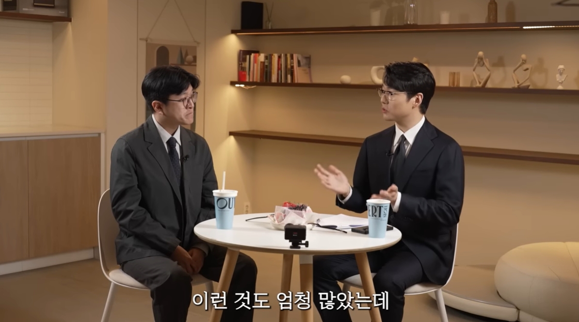 ▲'이혼숙려캠프'에 출연했던 걱정부부 남편 조승호 씨와 장현우 변호사. (출처=유튜브 '장변호' 영상 갈무리)