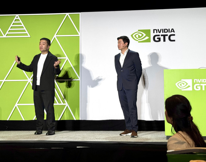 ▲모건 마오 스카이인텔리전스 글로벌 최고경영자(사진 왼쪽)가 엔비디아 GTC 2026 세션에서 발표를 하고 있다.(스카이인텔리전스 제공)