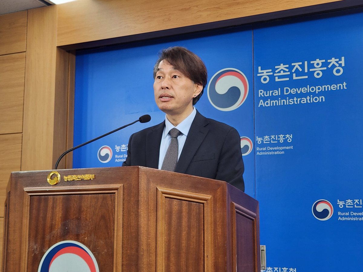 ▲조용민 국립축산과학원장이 18일 정부세종청사에서 흑돼지 품종 ‘난축맛돈’ 생산·유통·소비 연결 산업화 체계 구축 브리핑을 하고 있다. (노승길 기자)