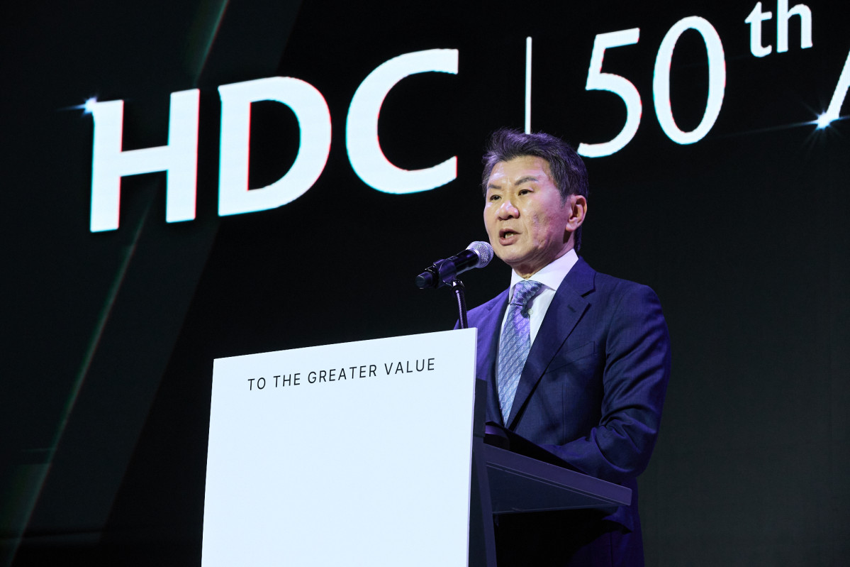 ▲HDC그룹은 창립 50주년을 맞이해 다가올 50년을 위한 미래 비전을 밝히고 이를 담은 새로운 슬로건과 기업이미지(CI), 성장 로드맵을 발표했다. 사진은 정몽규 회장. (사진제공=현대산업개발)