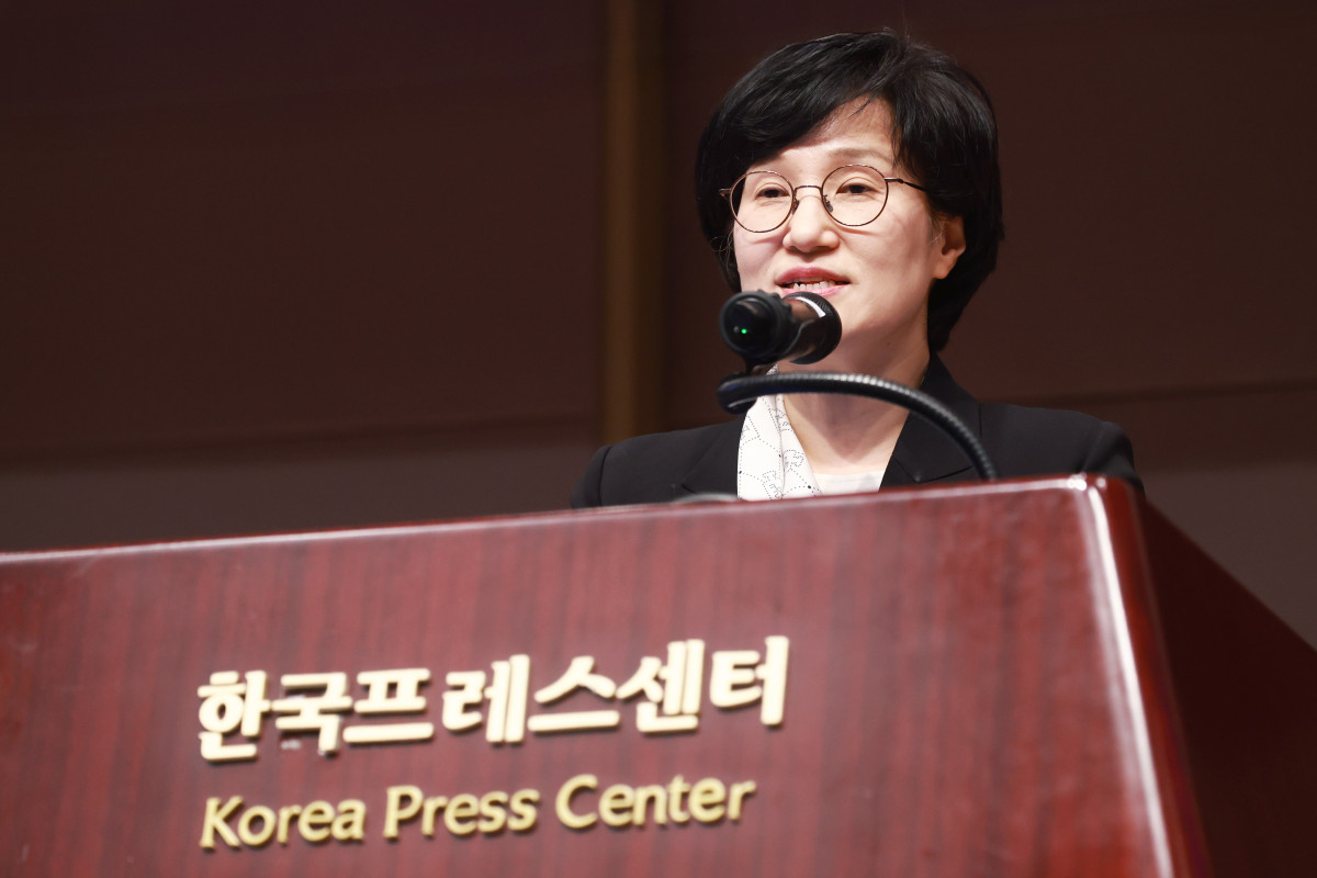 ▲원민경 성평등가족부 장관이 18일 오후 서울 중구 프레스센터에서 '형사미성년자(촉법소년) 제도 현황과 연령 논의의 주요 쟁점'을 주제로 열린 공개 포럼에서 인사말을 하고 있다. (연합뉴스)