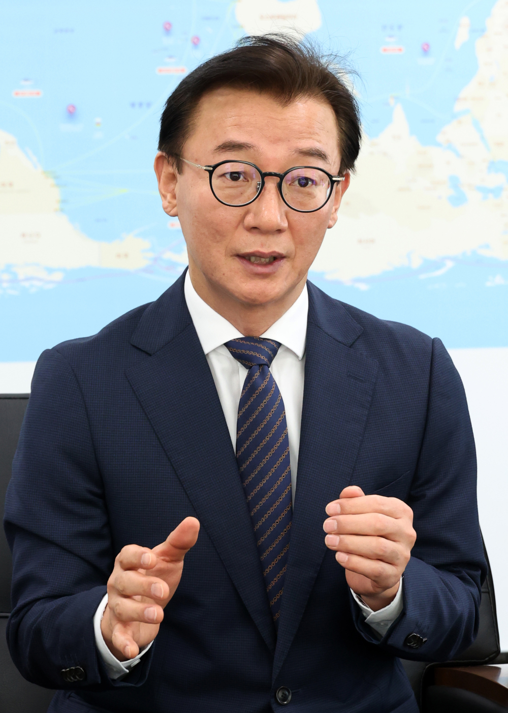 ▲전재수 해양수산부 장관이 21일 서울 포스트타워마포에 위치한 사무실에서 이투데이와 인터뷰를 하고 있다. 고이란 기자 photoeran@ (이투데이DB)