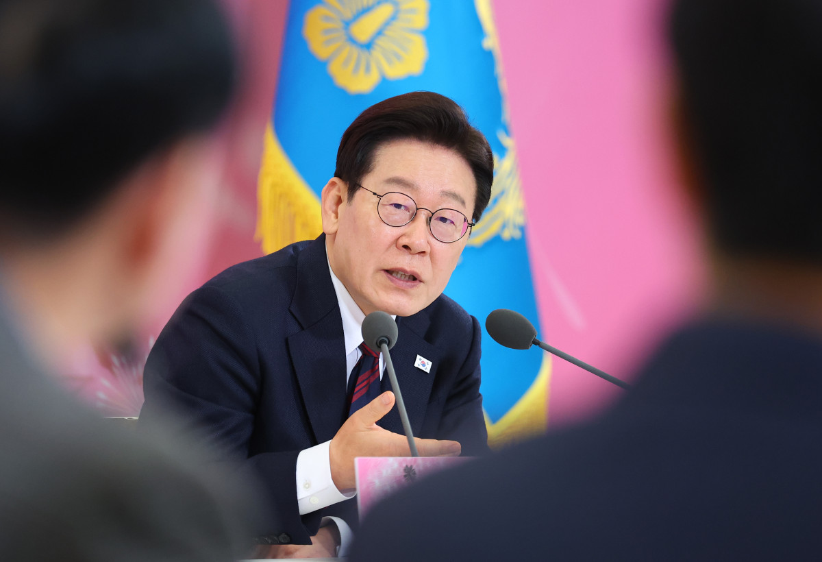 ▲이재명 대통령이 19일 경제사회노동위원회 제1기 출범을 맞이해 청와대에서 열린 노동정책 토론회에서 발언하고 있다. 사진=연합뉴스