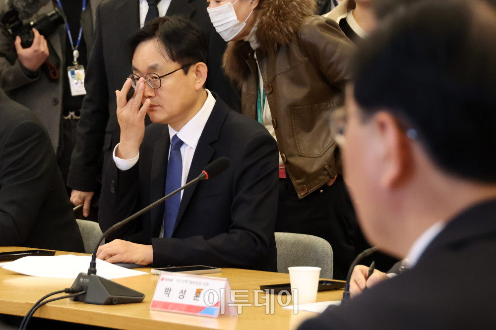 ▲오태길 HD현대오일뱅크 부사장이 19일 서울 여의도 국회에서 열린 국민의힘 중동사태 관련 정유업계 대표와의 정책간담회에 참석하고 있다. 고이란 기자 photoeran@ (이투데이DB)