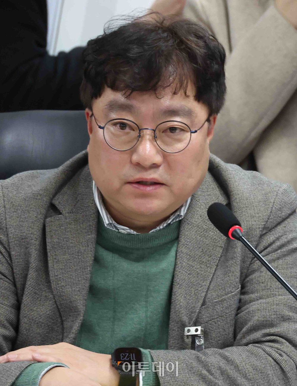 ▲배용재 여천NCC 전무가 19일 서울 여의도 국회 의원회관에서 열린 더불어민주당 을지로위원회, 유가 급등에  따른 대책 마련을 위한 석유화학 업계 간담회에서 발언을 하고 있다. 고이란 기자 photoeran@ (이투데이DB)