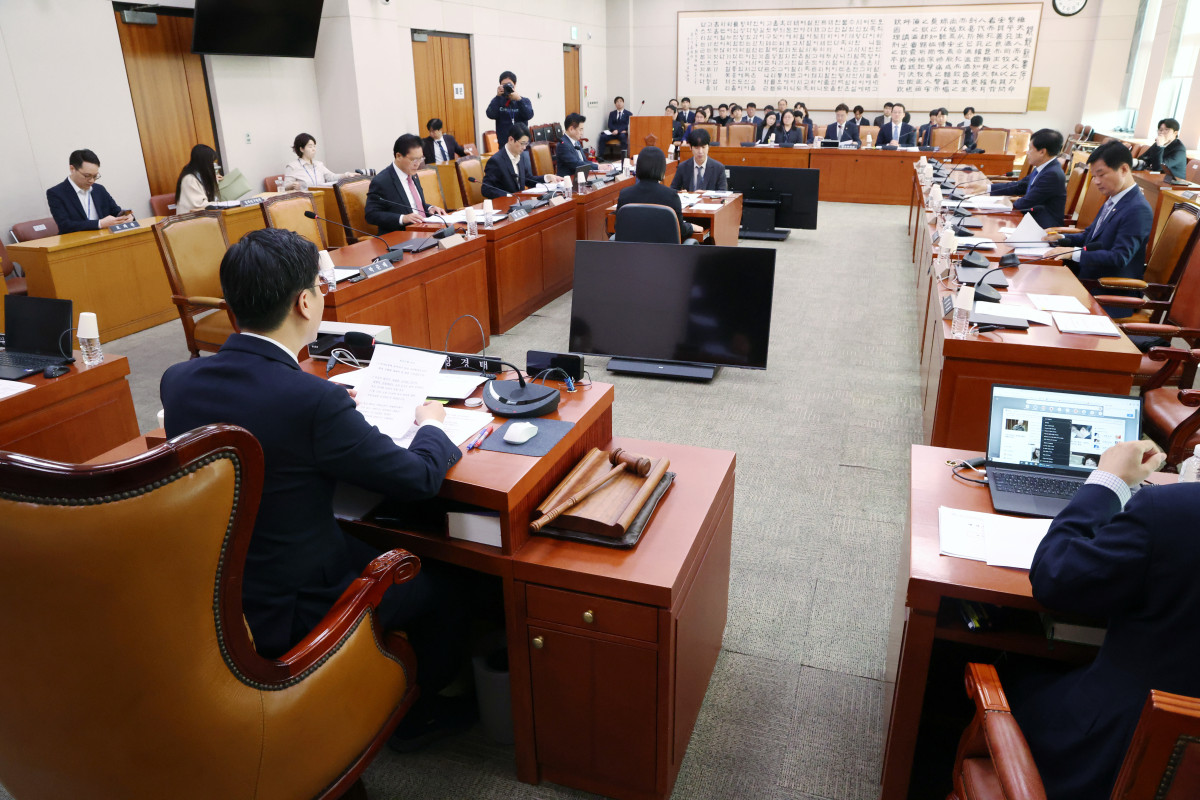 여야 ‘강대강’ 대치, 공운법 개정안 통과 ‘변수’ [공공기관 통합 관리]