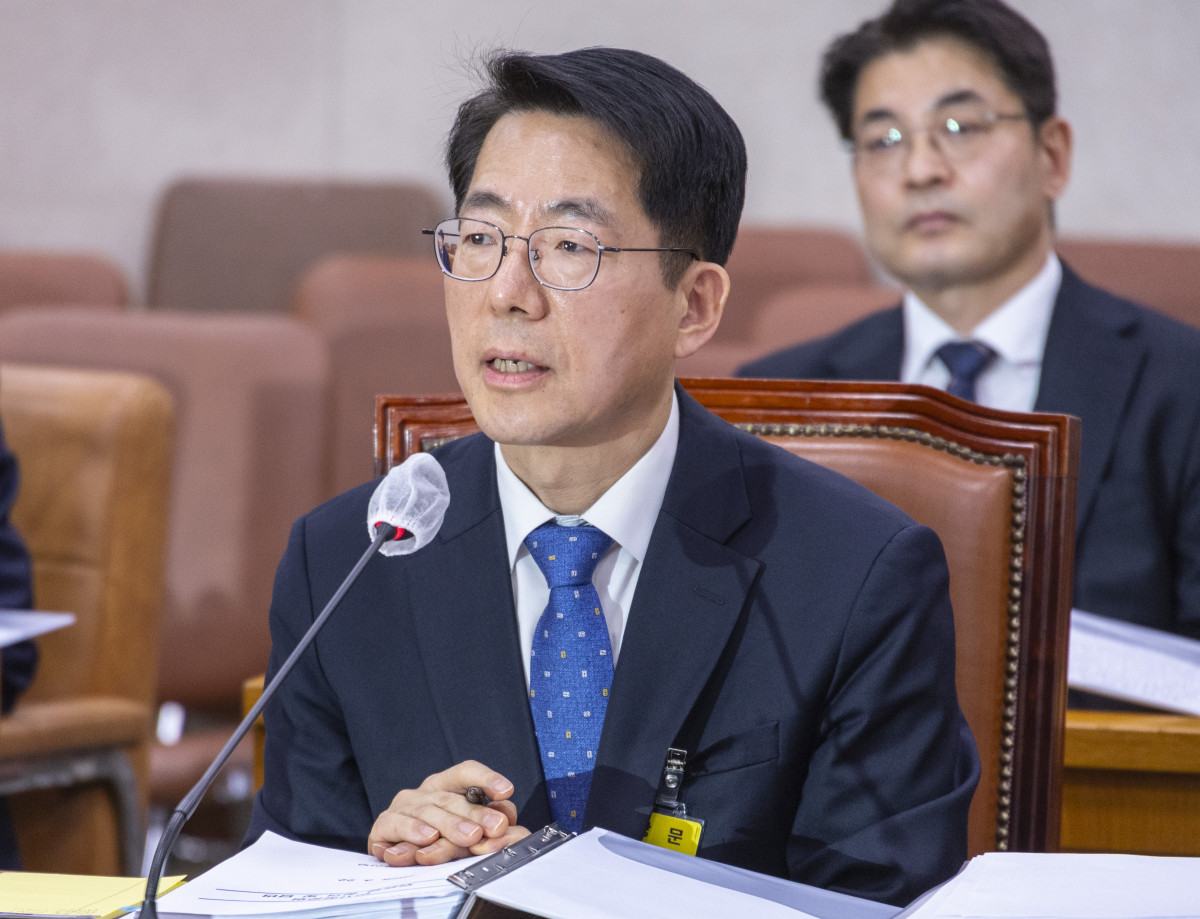 ▲황종우 해양수산부 장관 후보자가 23일 국회 농림축산식품해양위원회에서 열린 인사청문회에서 의원 질의에 답하고 있다. (연합뉴스)