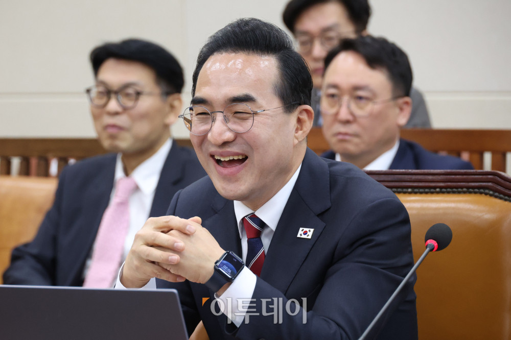 ▲박홍근 기획예산처 장관 후보자가 23일 서울 여의도 국회 재정경제기획위원회에서 열린 인사청문회에서 미소짓고 있다. 고이란 기자 photoeran@