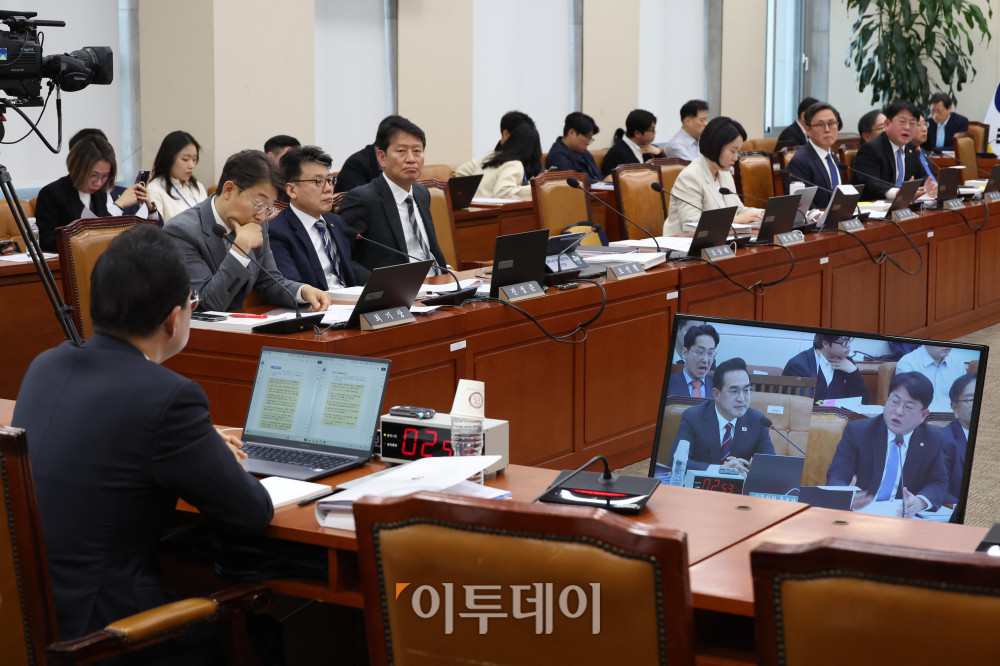 ▲박홍근 기획예산처 장관 후보자가 23일 서울 여의도 국회 재정경제기획위원회에서 열린 인사청문회에서 의원 질의에 답하고 있다. 고이란 기자 photoeran@