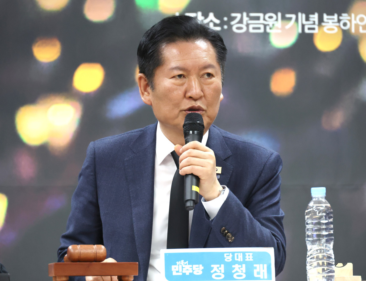 ▲더불어민주당 정청래 대표가 23일 경남 김해시 진영읍 강금원기념봉하연수원 강연장에서 열린 현장 최고위원회의에서 발언하고 있다. (사진=연합뉴스)