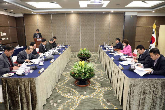 ▲강원랜드는 23일 정선 하이원그랜드호텔에서 제230차 이사회를 개최하고 △이사 및 감사위원회 위원 선임 계획(안)과 △제33차 임시주주총회 소집(안)을 심의ㆍ의결했다. (사진제공 = 강원랜드)