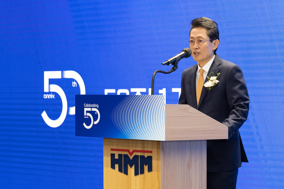 ▲24일 HMM 여의도 본사에서 개최된 ‘HMM 50주년 기념식’에서 최원혁 대표가 기념사를 하고 있다. (사진=HMM)