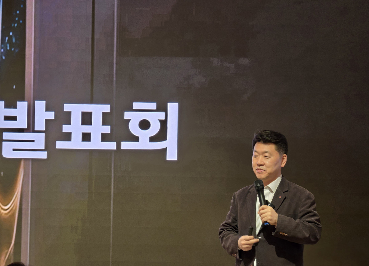 ▲백선필 LG전자 MS사업본부 디스플레이 CX담당 상무가 지난 25일 서울 영등포구 그라운드220에서 진행된 2026년 LG TV 신제품 설명회에서 신제품의 특장점에 대해 설명하고 있다. 손희정 기자 sonhj1220@