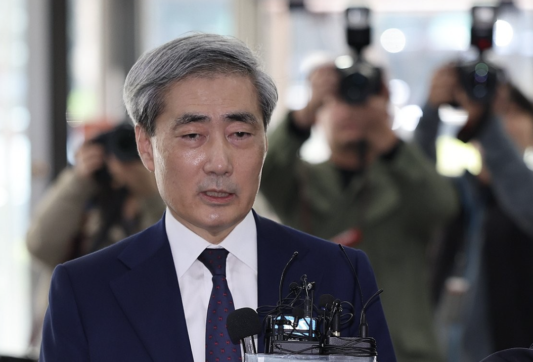 ▲신현송 한국은행 총재 후보자가 31일 서울 중구 한화금융플라자에 마련된 인사청문회준비사무실로 출근하며 취재진의 질문에 답하고 있다. (사진=연합뉴스)