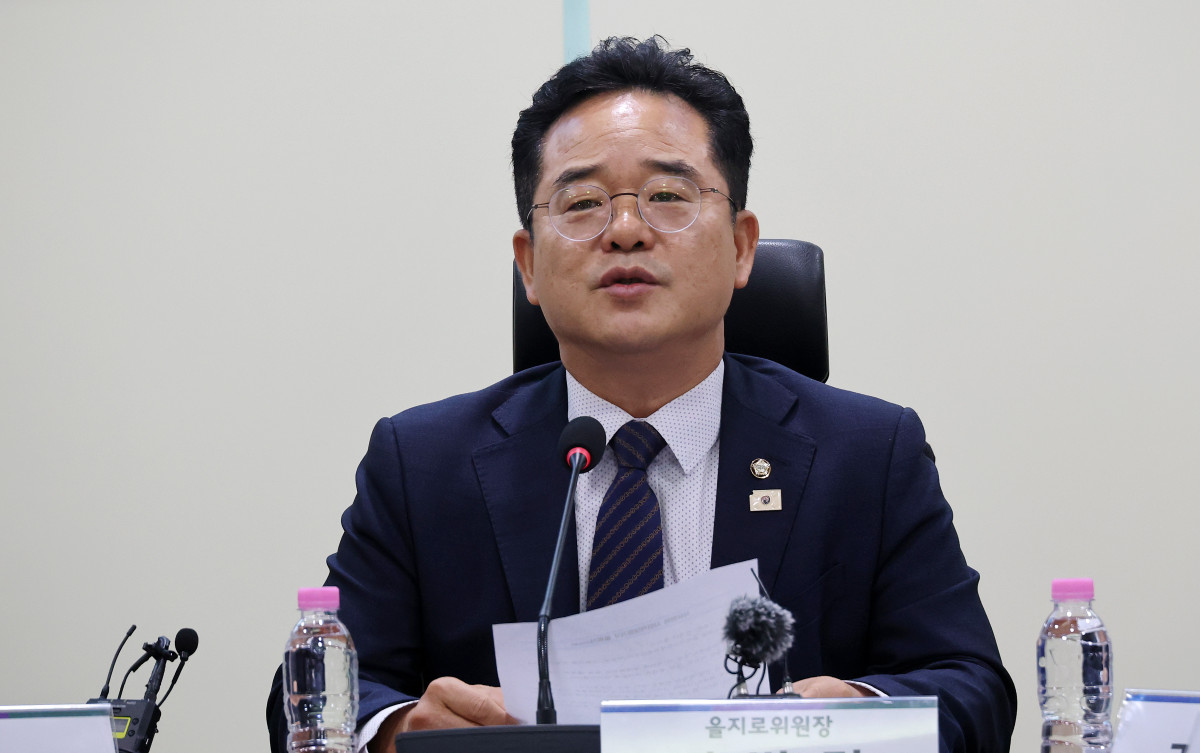 ▲더불어민주당 을지로위원장인 민병덕 의원이 26일 국회 의원회관에서 열린 석유화학 원재료 가격급등 대응 및 상생협력을 위한 플라스틱 업계 사회적 대화 기구 출범식에서 발언하고 있다. (사진=연합뉴스)