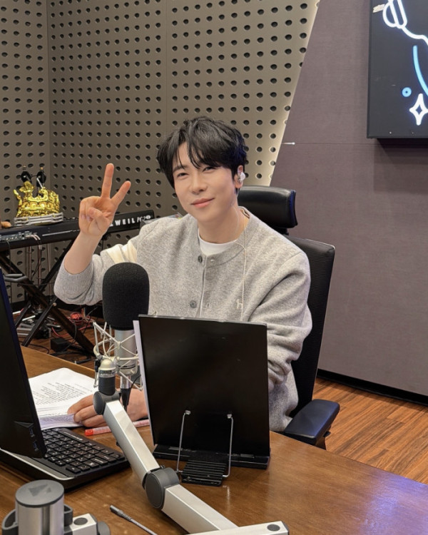 ▲'빛나는 트로트' 스페셜 DJ 에녹(사진제공=EMK엔터테인먼트)