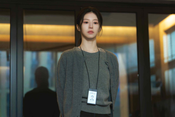 ▲'모두가 자신의 무가치함과 싸우고 있다' 고윤정 스틸컷(사진제공=스튜디오 피닉스·SLL·스튜디오 플로우)