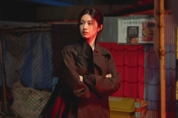 ▲'모두가 자신의 무가치함과 싸우고 있다' 고윤정 스틸컷(사진제공=스튜디오 피닉스·SLL·스튜디오 플로우)