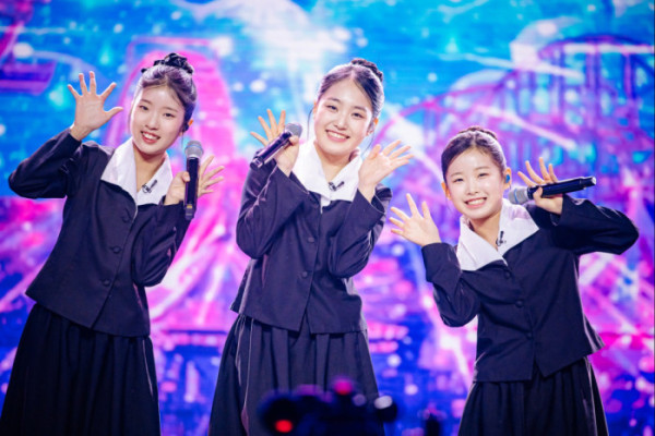 ▲'현역가왕3' 빈예서, 김태연, 이수연(사진제공=로드쇼엔터테인먼트)