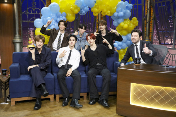 ▲라이즈 브라질 TV 토크쇼 '더 노이치' 현장(사진제공=The Noite com Danilo Gentili)