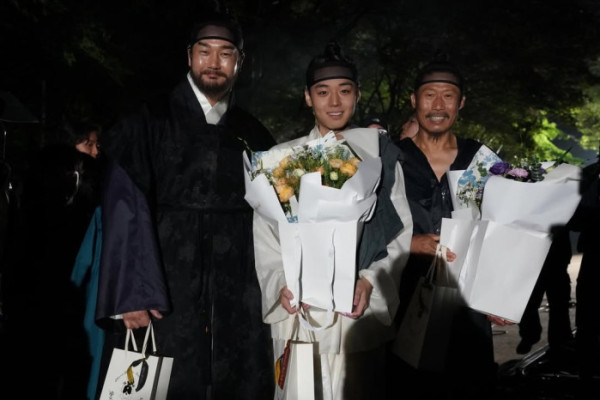 ▲'왕과 사는 남자' 비하인드(사진제공=쇼박스)