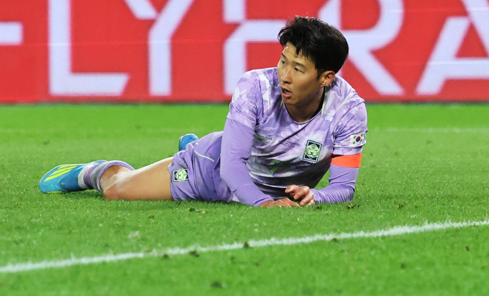 ▲31일(현지시간) 오스트리아 빈 에른스트 하펠 스타디움에서 열린 한국 축구 국가대표팀과 오스트리아의 평가전에서 손흥민이 본인의 슈팅이 득점에 실패하자 아쉬워하고 있다. (연합뉴스)
