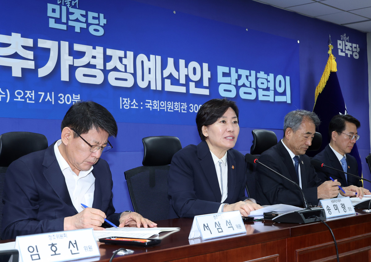 ▲송미령 농림축산식품부 장관이 1일 국회 의원회관에서 열린 2026 농해수 추가경정예산안 당정 협의에서 인사말을 하고 있다. (연합뉴스)