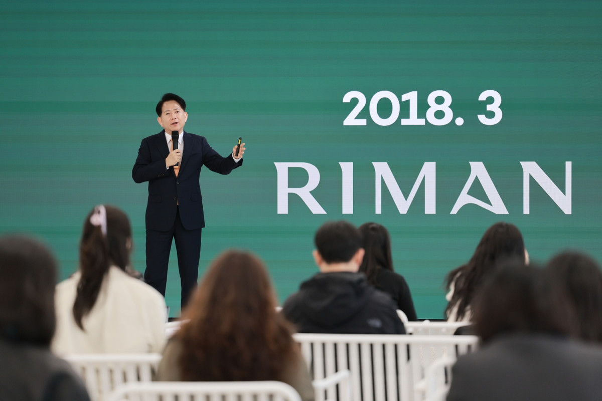 ▲1일 제주 리만팜에서 강영재 리만코리아 대표가 회사에 대해 설명하고 있다. (사진제공=리만코리아)