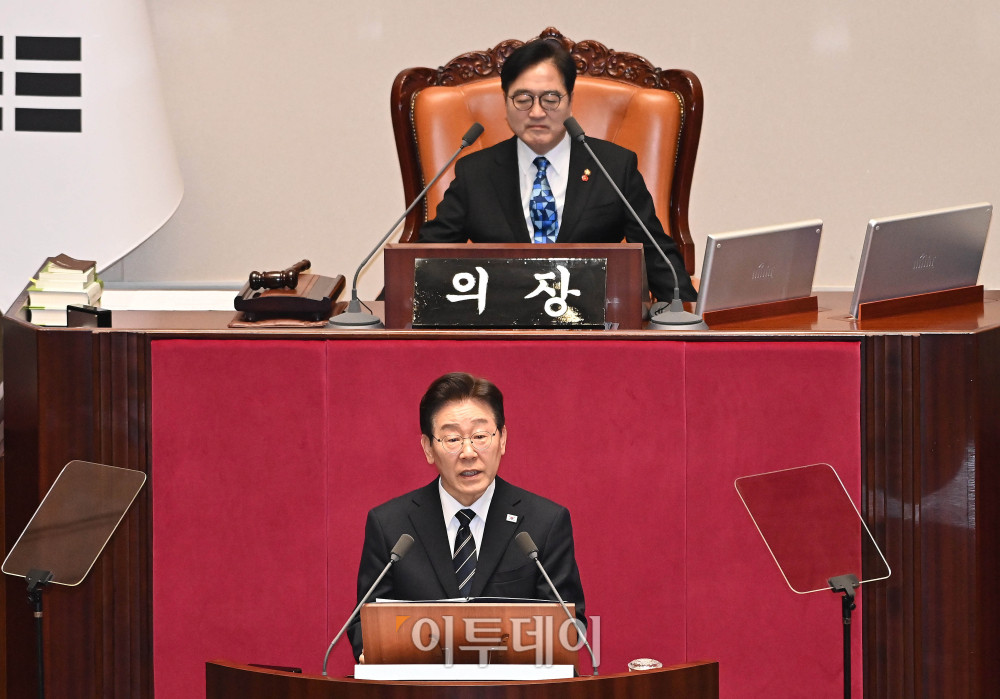 ▲이재명 대통령이 2일 서울 여의도 국회에서 열린 본회의에서 2026년도 제1차 추가경정예산안에 대한 시정연설을 하고 있다. 고이란 기자 photoeran@