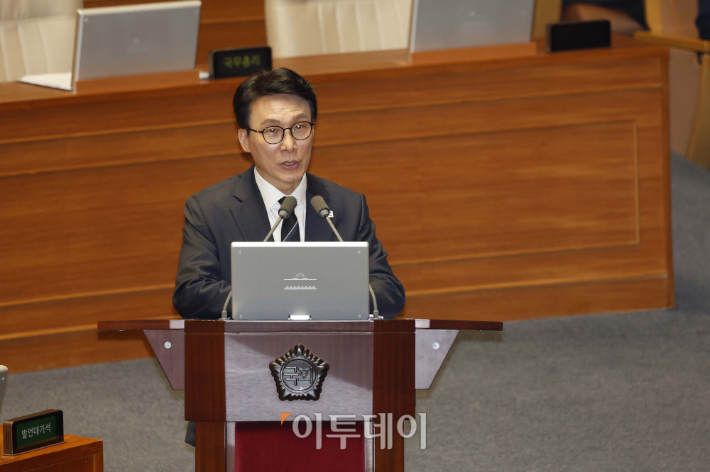 ▲3일 서울 여의도 국회 본회의장에서 열린 제434회국회(임시회) 제1차 본회의 정치·외교·통일·안보 분야 대정부질문에서 김민석 국무총리가 의원 질의에 답변을 하고 있다. 김예연 인턴기자 kimye@
