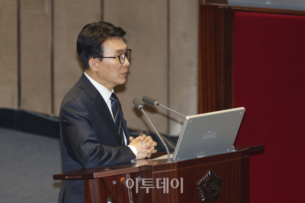▲3일 서울 여의도 국회 본회의장에서 열린 제434회국회(임시회) 제1차 본회의 정치·외교·통일·안보 분야 대정부질문에서 김민석 국무총리가 의원 질의에 답변을 하고 있다. 김예연 인턴기자 kimye@
