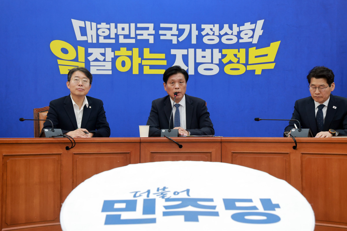▲조승래 더불어민주당 사무총장이 5일 국회에서 6.3 지방선거 슬로건과 홍보캠페인을 발표하고 있다. 사진=연합뉴스