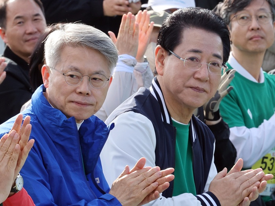 ▲더불어민주당 민형배(왼쪽), 김영록 전남광주통합시장 예비후보. (사진제공=연합뉴스)