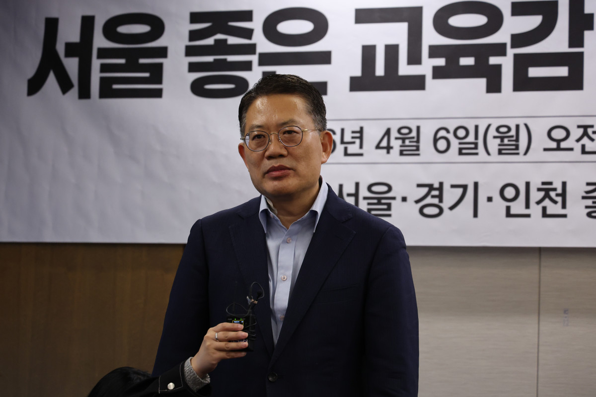 ▲6월 서울시 교육감 선거 보수 진영 단일 후보로 선정된 윤호상 교수가 6일 서울 중구 프레스센터에서 열린 서울·경기·인천 좋은교육감후보추대시민회의 단일화 후보 발표 기자회견에서 인사말을 하고 있다. (연합뉴스)