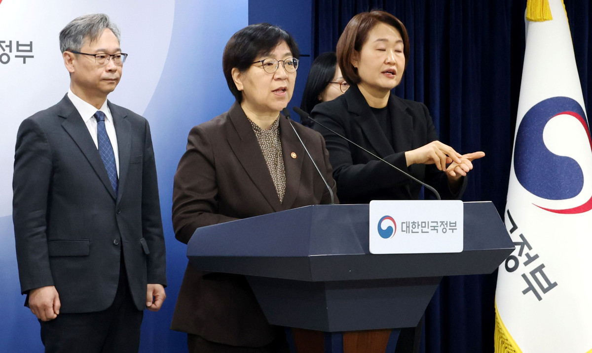 ▲정은경 보건복지부 장관이 7일 오전 서울 종로구 정부서울청사에서 의료제품 수급대응 관계부처 합동 브리핑을 하고 있다. (뉴시스)