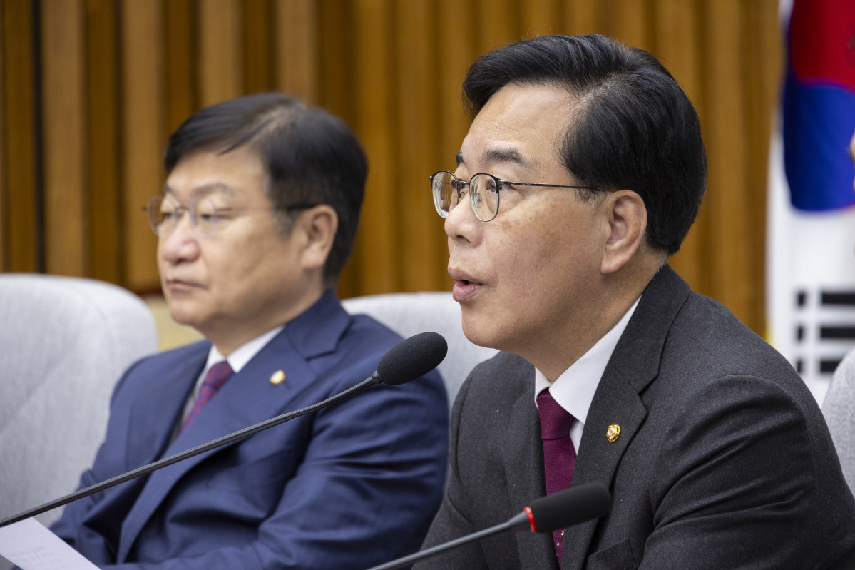 ▲국민의힘 송언석 원내대표가 7일 국회에서 열린 원내대책회의에서 조작기소 국조특위와 관련해 발언하고 있다. (연합뉴스)